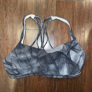 Lululemon sports bra size 6